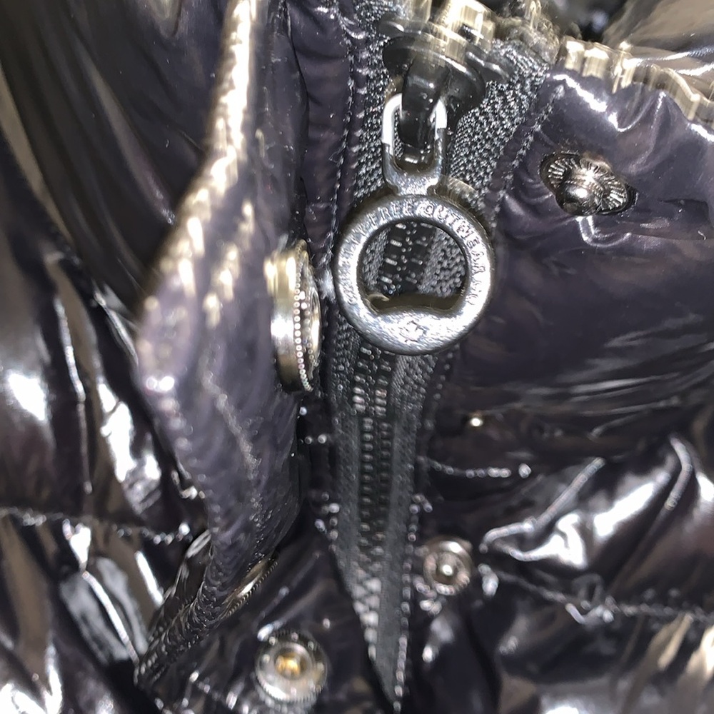 NOIZE Shiny Black Puffer Jacket - Picture 4 of 14